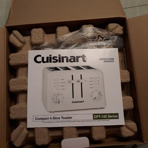 Cuisinart 4 Slice Toaster - Picture 3 of 3